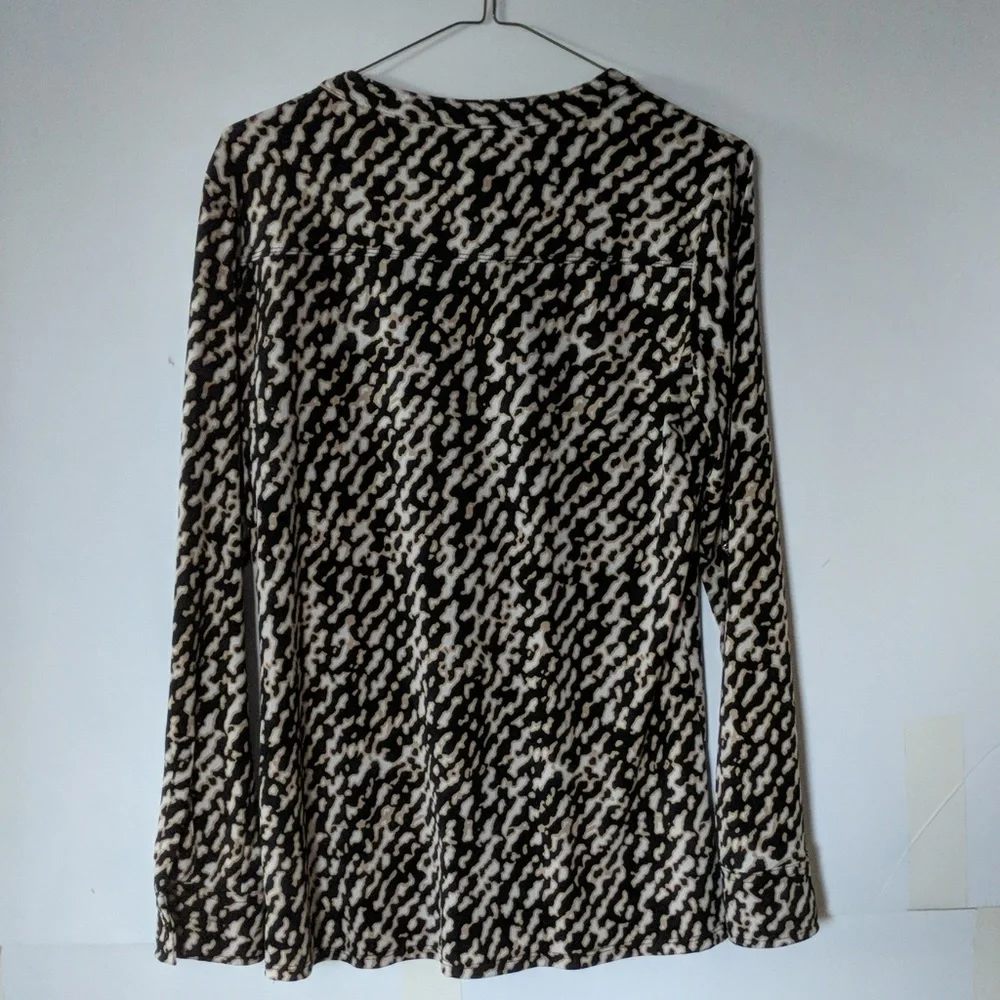 Dana Buchman long sleeved button down blouse - Picture 11 of 11